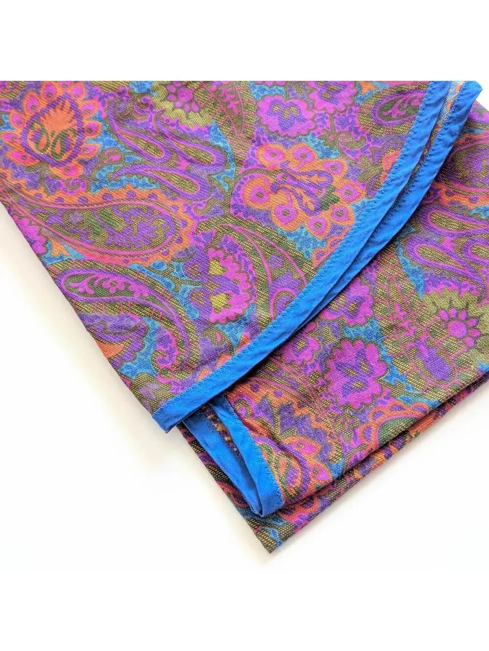 Vintage Oblong Tablecloth with Vivid Paisley Pattern
